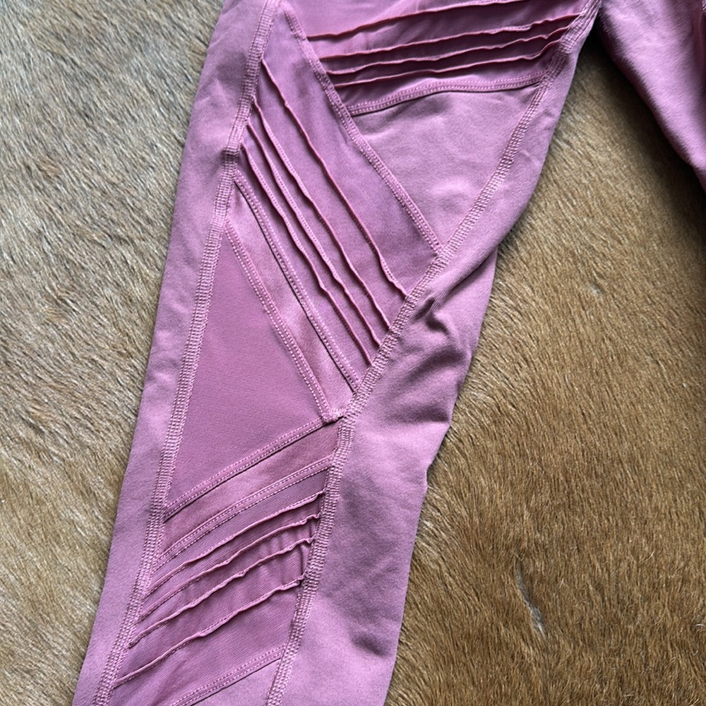 Alo High-Waisted Leggings pink moto size small - Picture 3 of 8